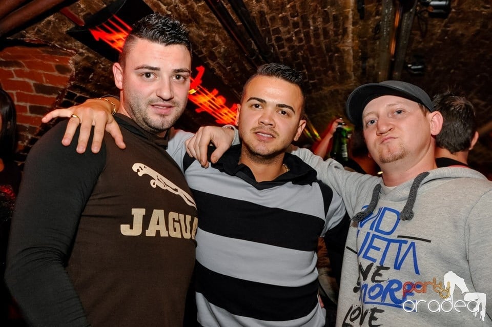 Stalinskaya Party în Club Escape, 