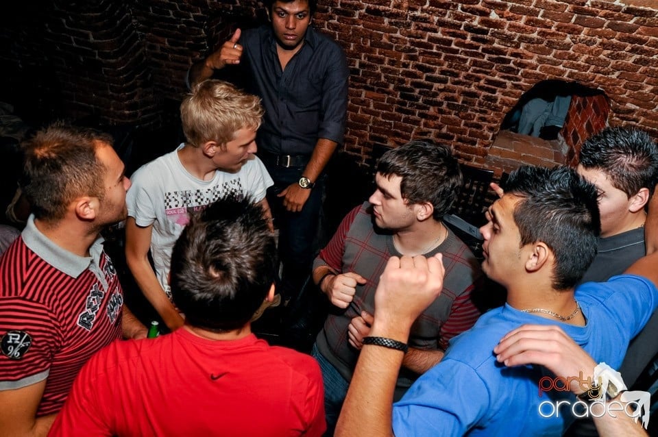 Stalinskaya Party în Club Escape, 