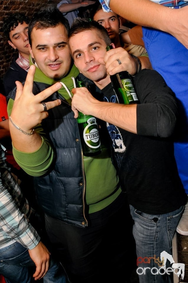 Stalinskaya Party în Club Escape, 