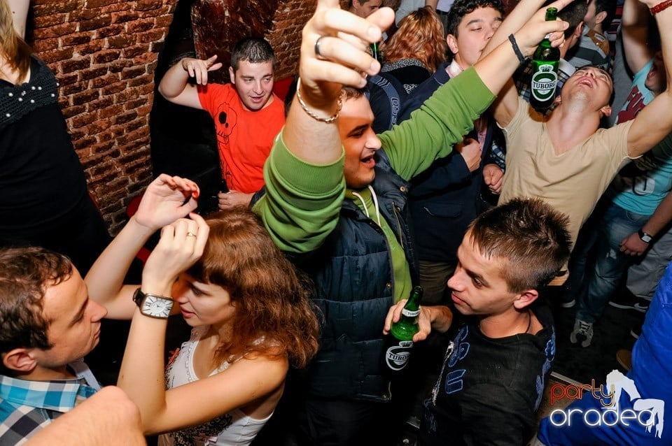 Stalinskaya Party în Club Escape, 