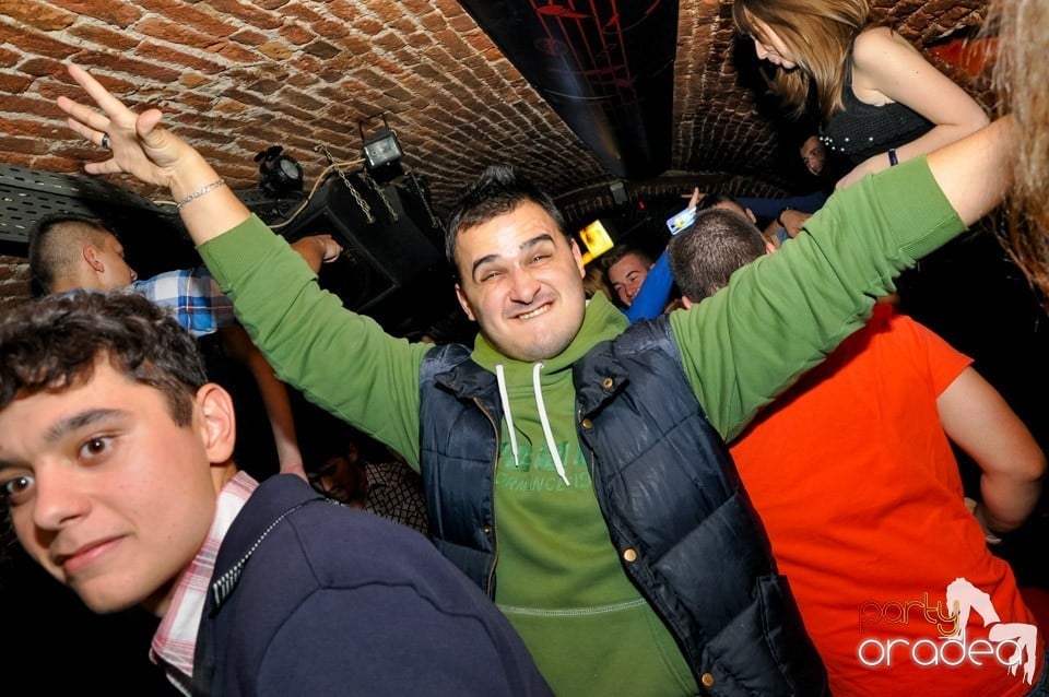 Stalinskaya Party în Club Escape, 