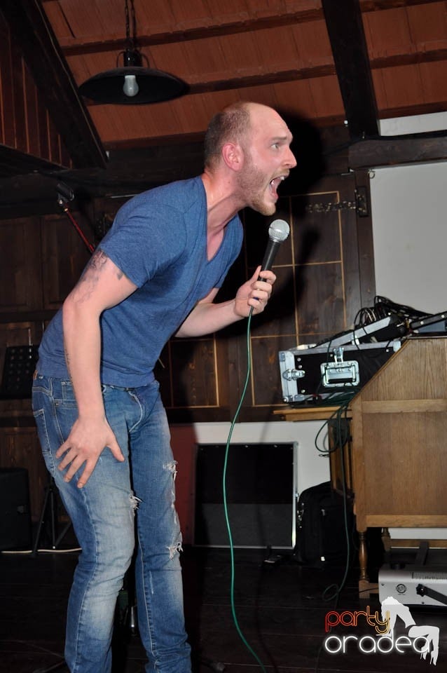 Stand-up comedy cu Bordea şi Sergiu, Queen's Music Pub