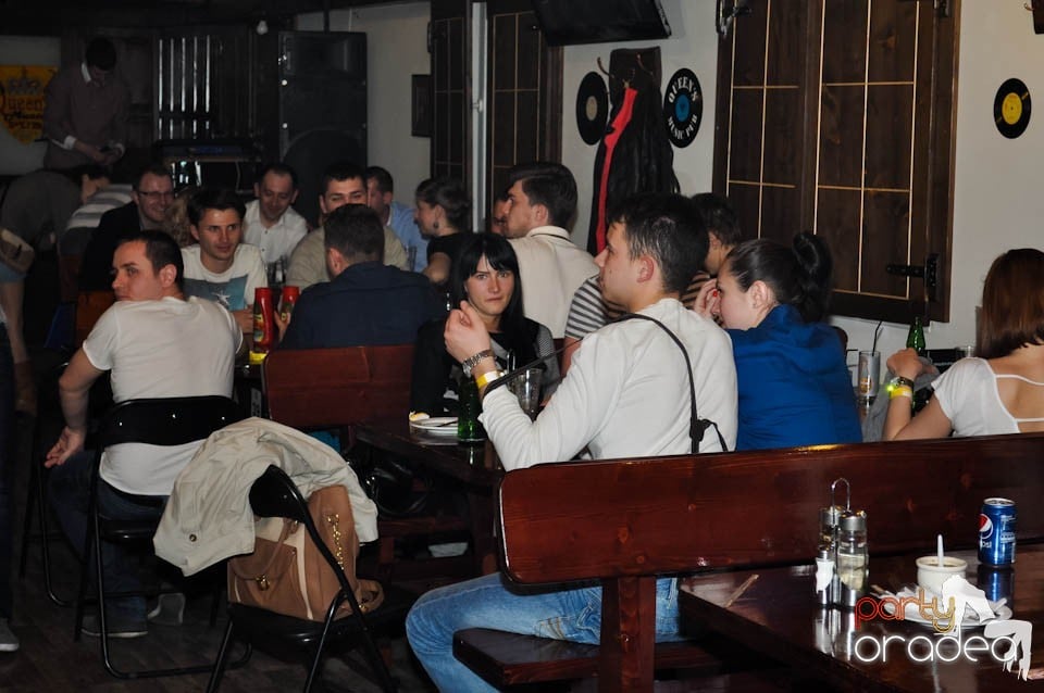 Stand-up comedy cu Bordea şi Sergiu, Queen's Music Pub