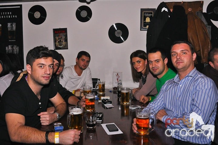 Stand-up Comedy cu Costel şi Sergiu, Queen's Music Pub