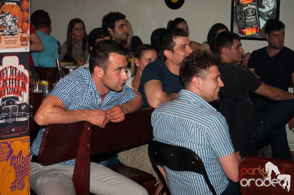 Stand-up comedy cu Micutzu & Natanticu, Queen's Music Pub