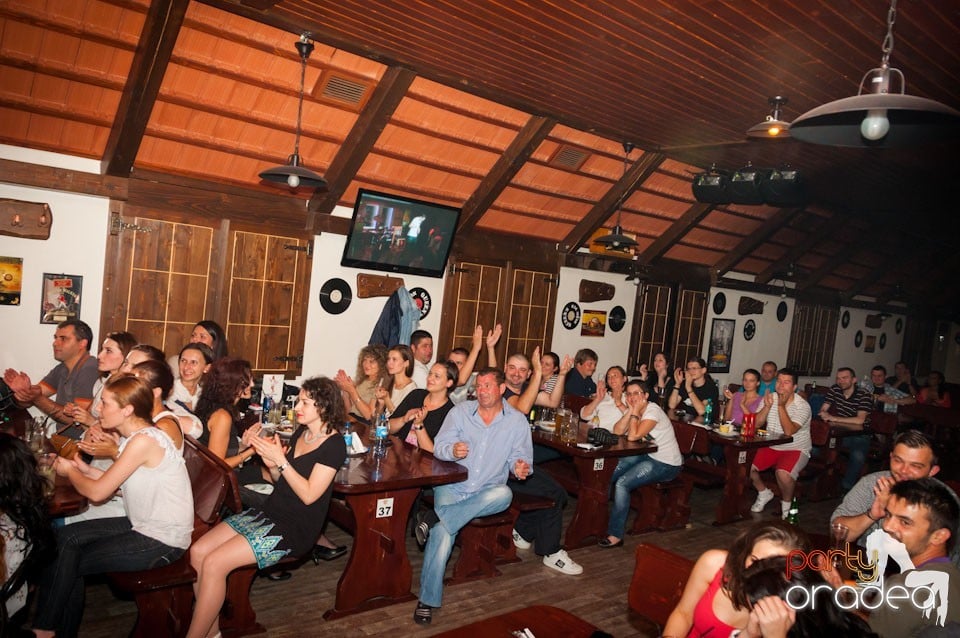 Stand-up comedy cu Micutzu & Natanticu, Queen's Music Pub