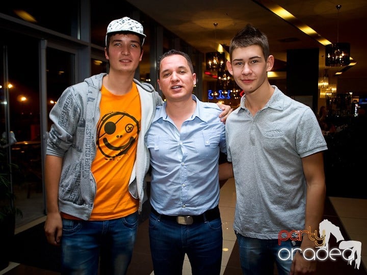 Stand-up comedy cu Tibi Neuronu, Lotus Center