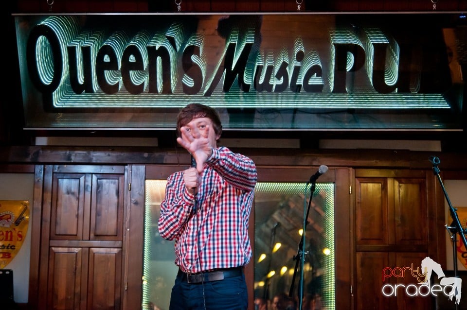 Stand-up comedy cu, Queen's Music Pub