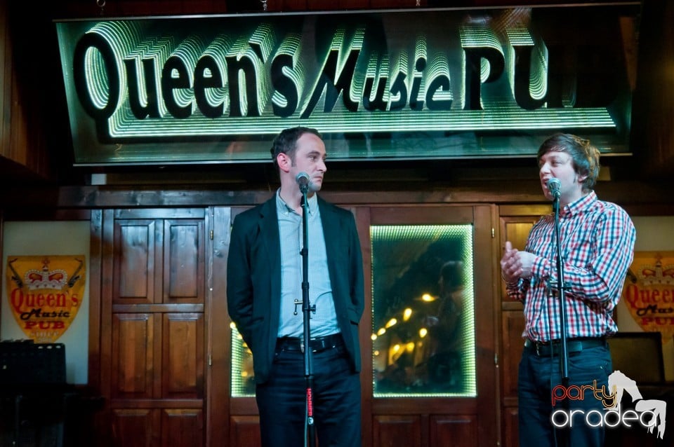 Stand-up comedy cu, Queen's Music Pub