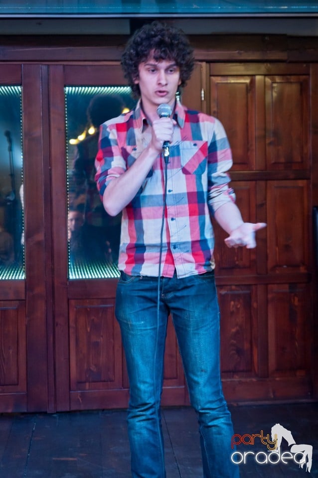 Stand-up comedy cu, Queen's Music Pub