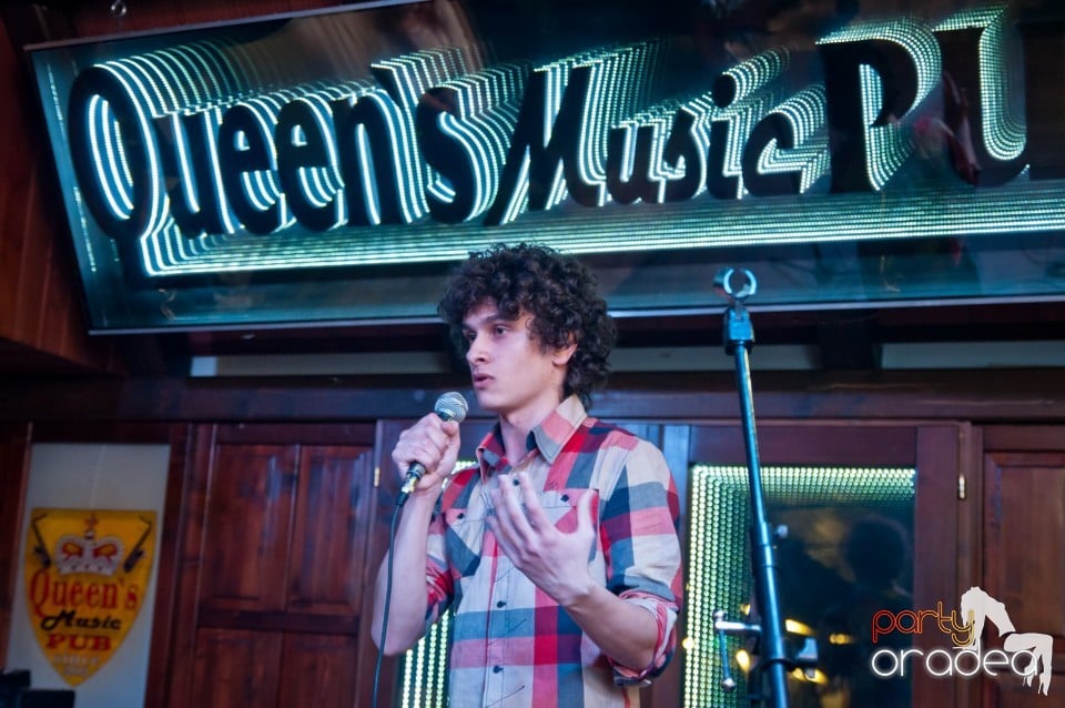 Stand-up comedy cu, Queen's Music Pub