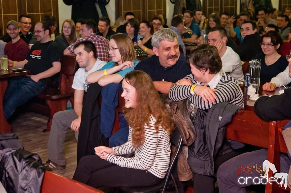 Stand-up comedy cu, Queen's Music Pub