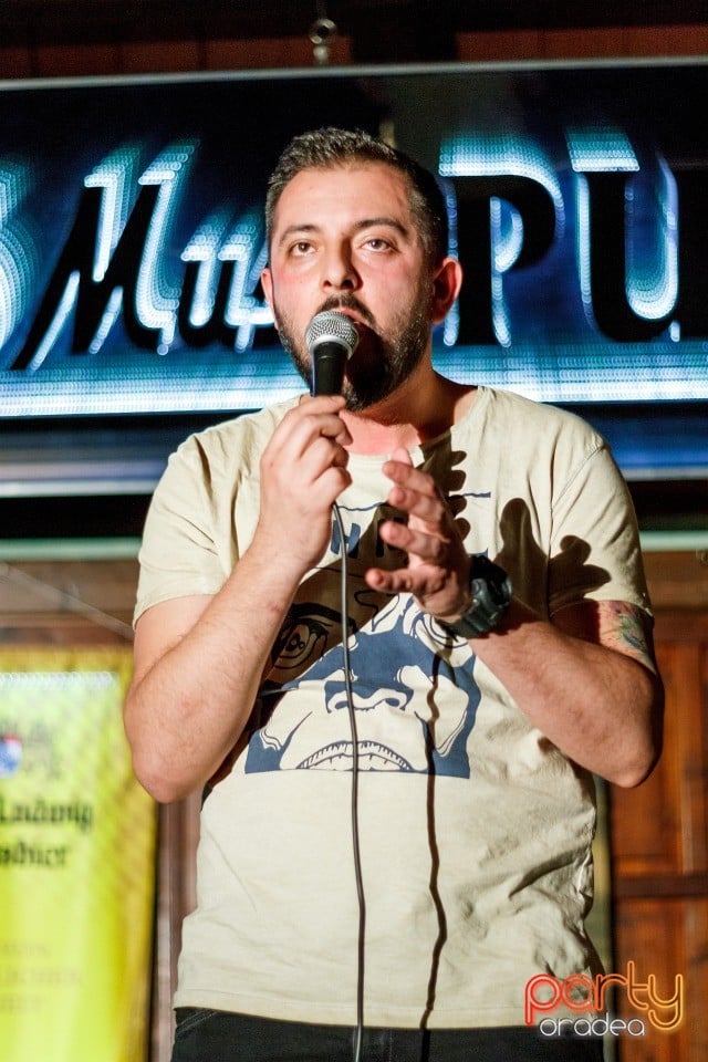 Stand Up Comedy în Queen's Music Pub, Queen's Music Pub