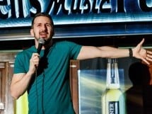 Stand Up Comedy în Queen's Music Pub