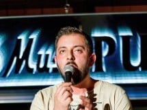 Stand Up Comedy în Queen's Music Pub