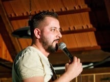 Stand Up Comedy în Queen's Music Pub