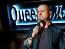 Stand Up Comedy în Queen's Music Pub