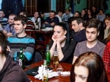 Stand Up Comedy în Queen's Music Pub