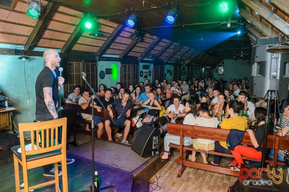 Stand up comedy, Queen's Music Pub