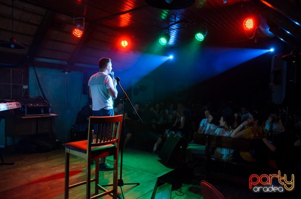 Stand up comedy, Queen's Music Pub