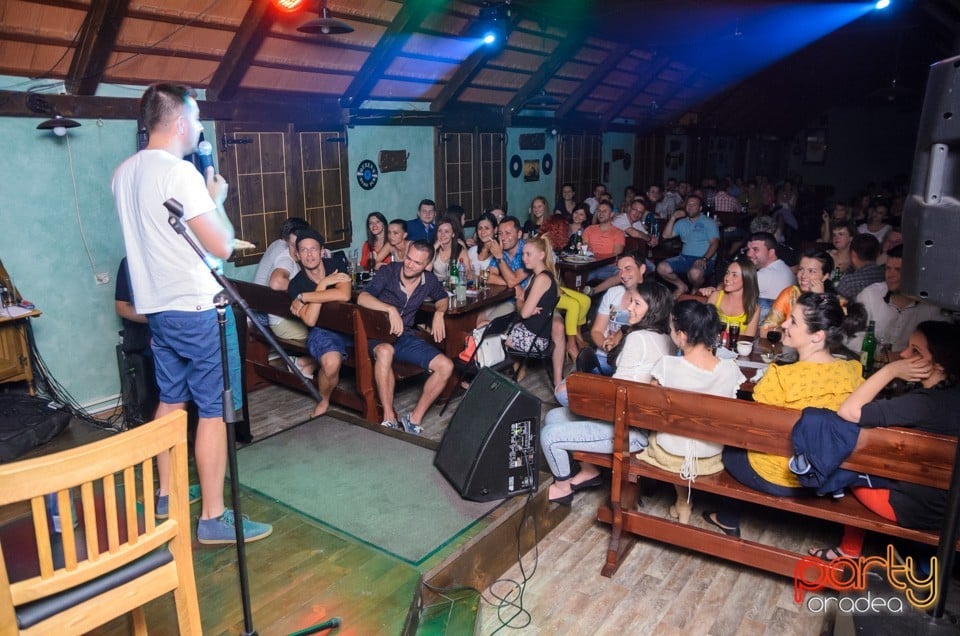 Stand up comedy, Queen's Music Pub