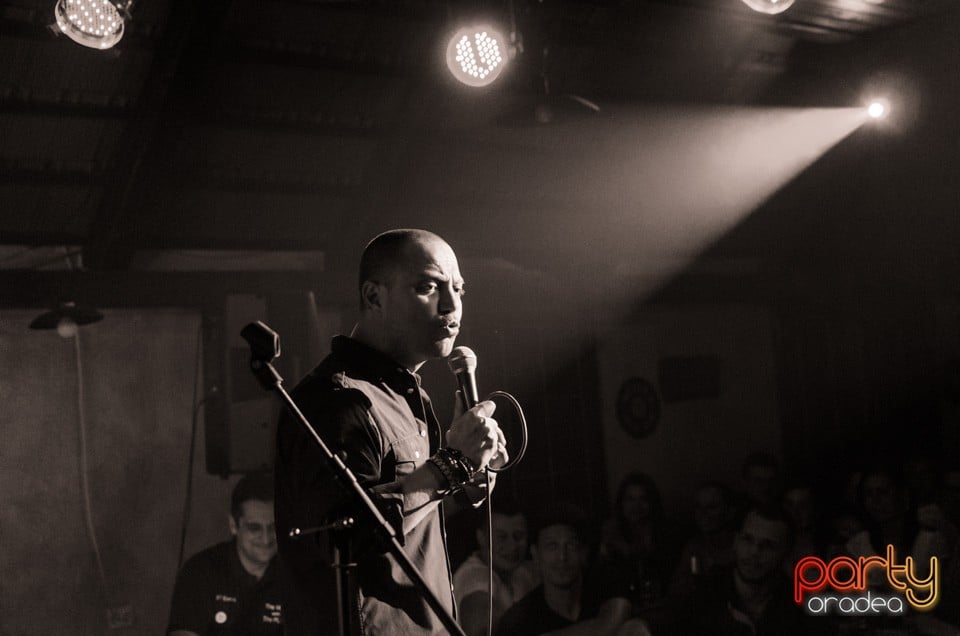 Stand up comedy, Queen's Music Pub