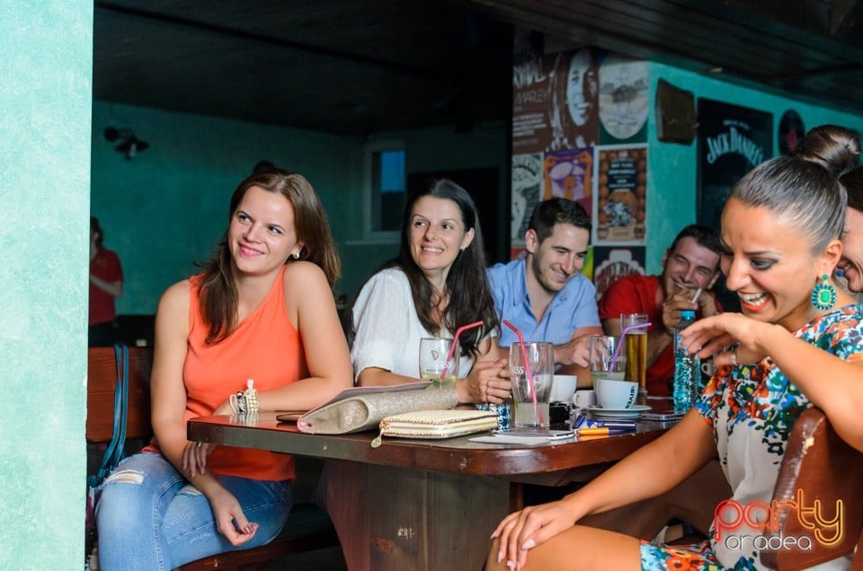 Stand up comedy, Queen's Music Pub