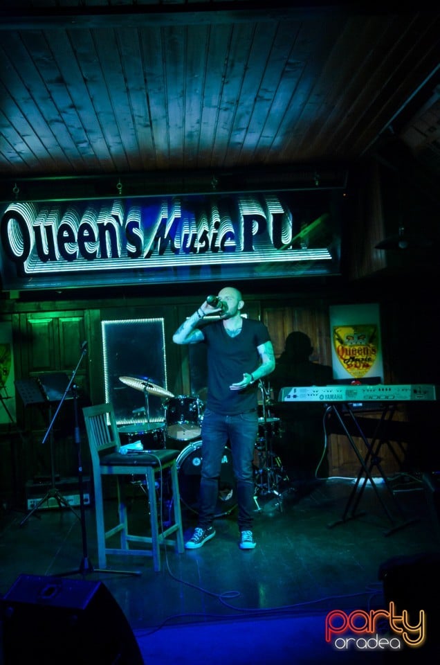 Stand up comedy, Queen's Music Pub