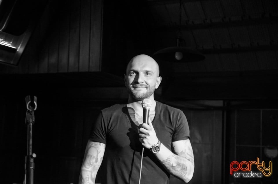 Stand up comedy, Queen's Music Pub