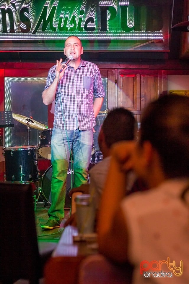 Stand up comedy, Queen's Music Pub