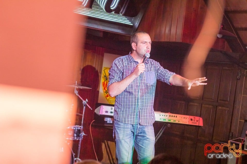 Stand up comedy, Queen's Music Pub