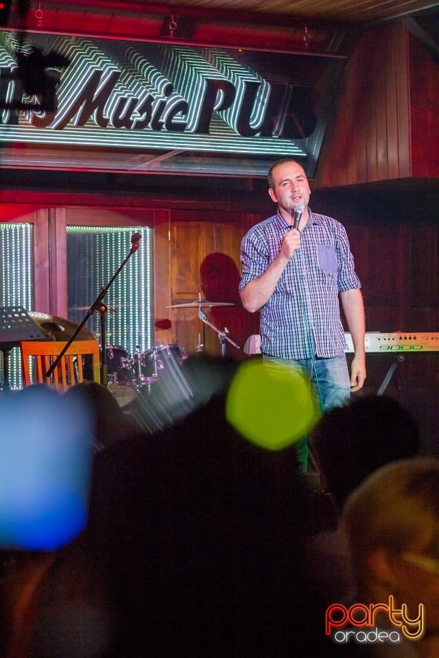 Stand up comedy, Queen's Music Pub