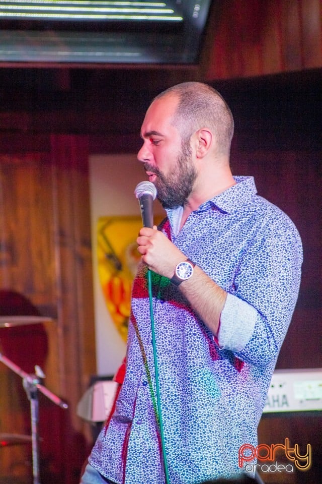 Stand up comedy, Queen's Music Pub