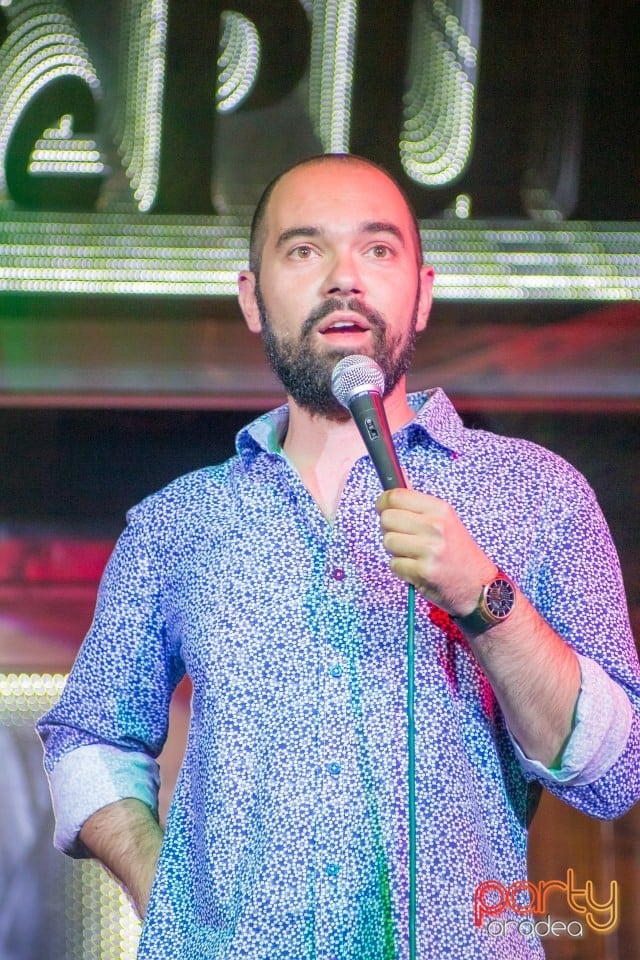 Stand up comedy, Queen's Music Pub