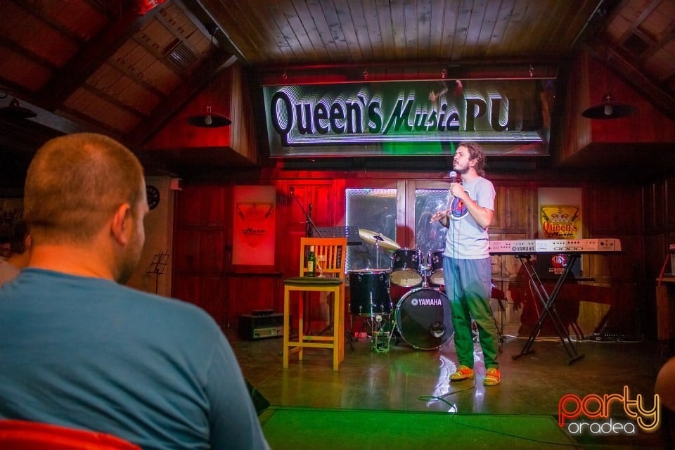 Stand up comedy, Queen's Music Pub