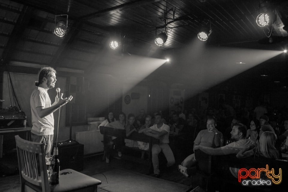 Stand up comedy, Queen's Music Pub