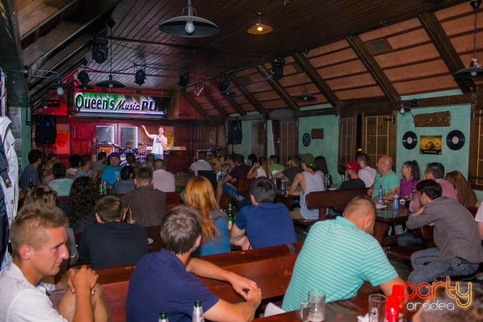 Stand up comedy, Queen's Music Pub