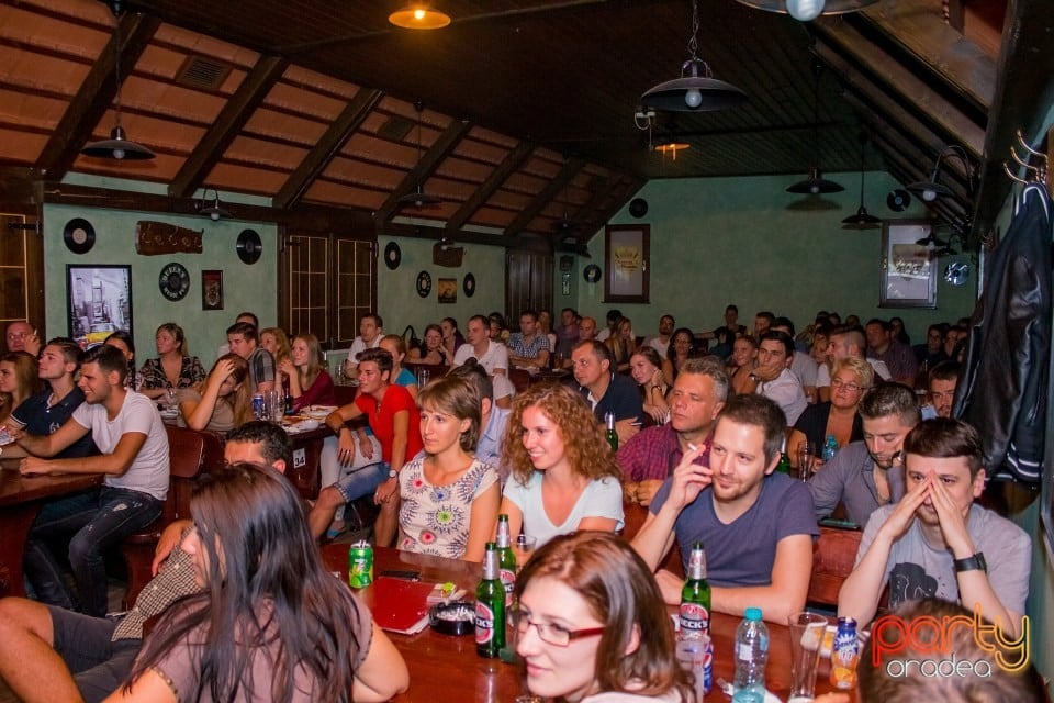 Stand up comedy, Queen's Music Pub