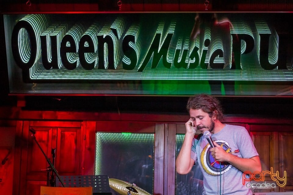 Stand up comedy, Queen's Music Pub