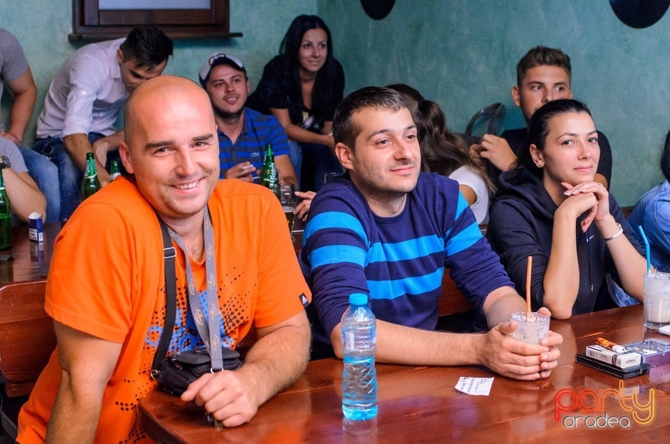 Stand Up Comedy, Queen's Music Pub