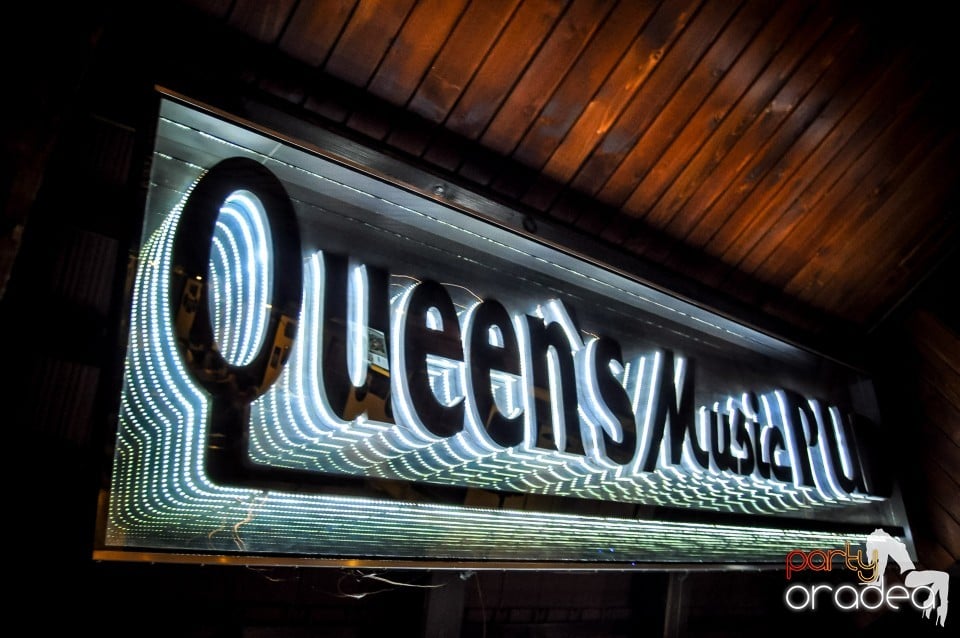 Stand-up comedy, Queen's Music Pub