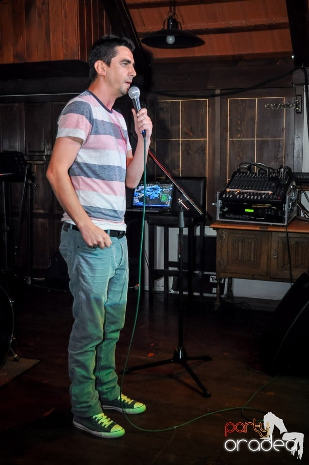 Stand-up comedy, Queen's Music Pub