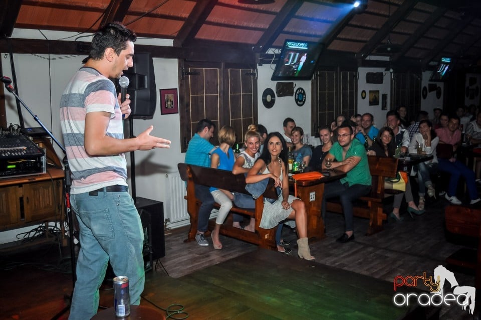 Stand-up comedy, Queen's Music Pub