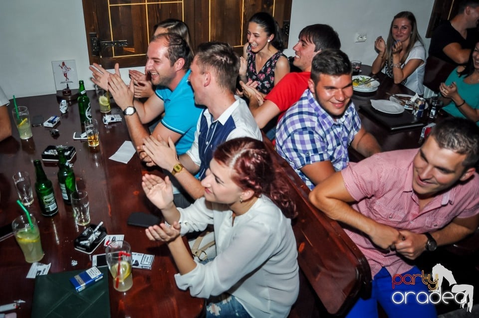 Stand-up comedy, Queen's Music Pub