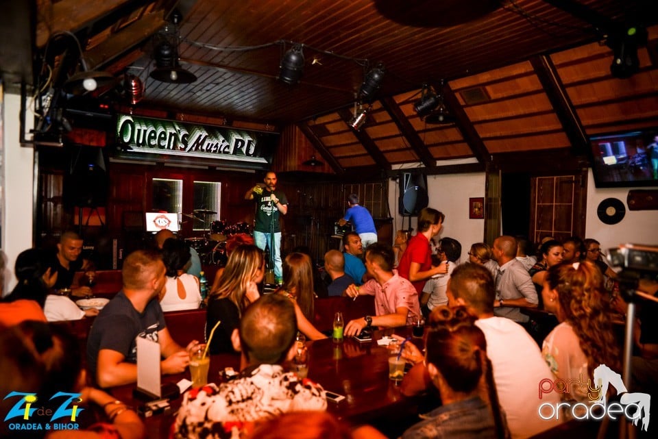 Stand up comedy, Queen's Music Pub