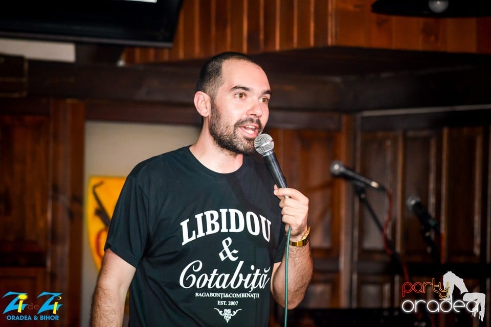 Stand up comedy, Queen's Music Pub