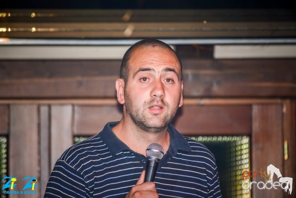 Stand up comedy, Queen's Music Pub