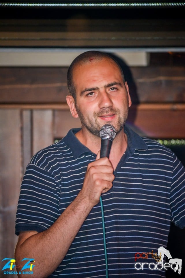 Stand up comedy, Queen's Music Pub