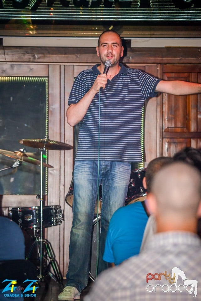 Stand up comedy, Queen's Music Pub