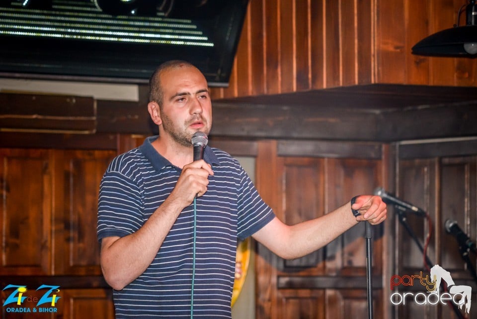 Stand up comedy, Queen's Music Pub